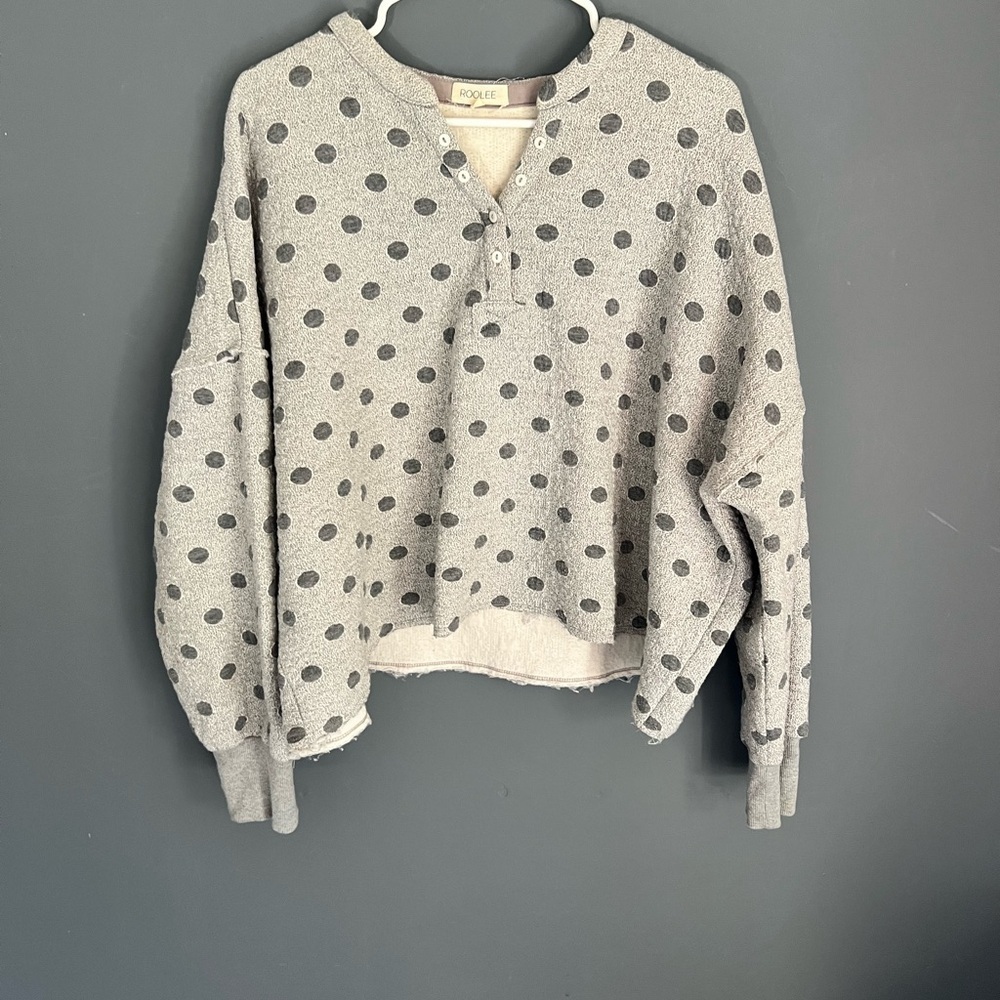 ROOLEE Women’s Size XXL Polka Dot Sweatshirt Gray Henley Crop Pullover